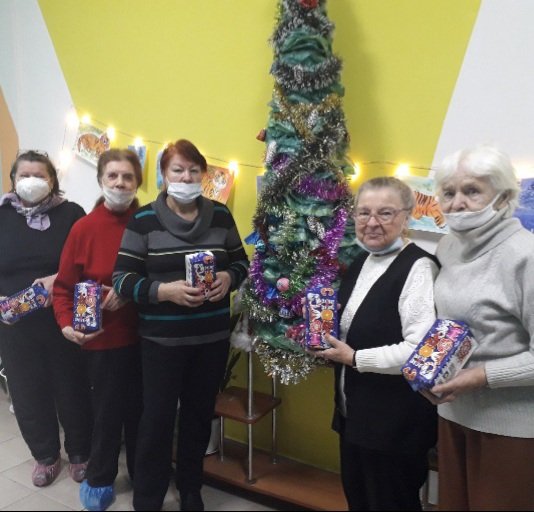 21.12.21г. Поздравления жителей ТОС серябряного возраста с Новым годом.