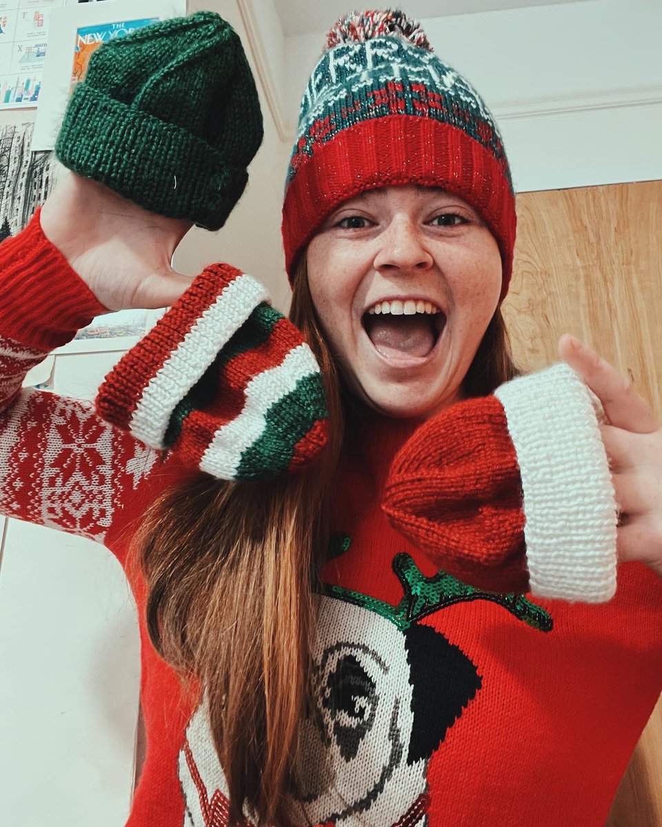 blanketbybailey's tweet photo. some holiday themed nicu hats for ur feed!! happy solstice!!🎁🎅🏻🎄☃️❄️💝🧑🏻‍🎄✨ https://t.co/iDZrnrZIXU