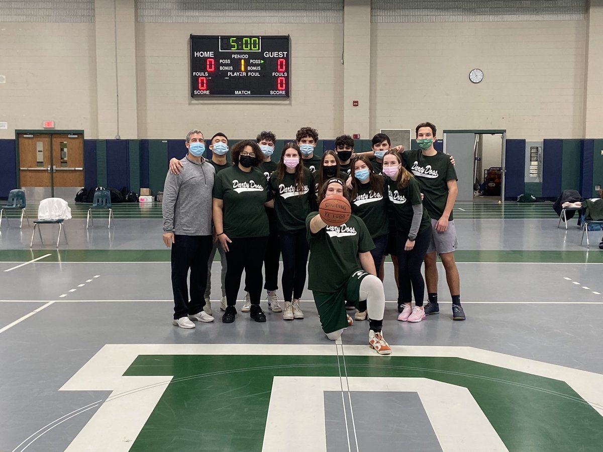 DHSPEHEALTH1's tweet photo. 1st Holiday Classic in the books. Darty Dogs with the overtime sudden victory! #holidayspirit#classcompetition#fun https://t.co/ZOpPszQLIE