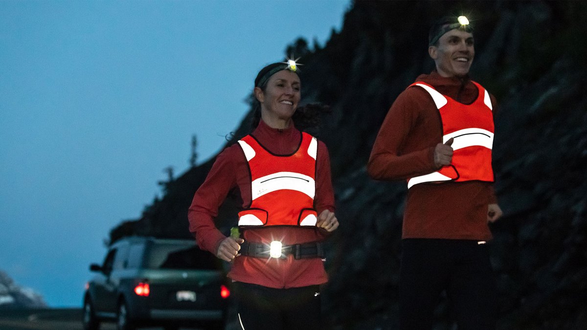 Happy #WinterSolstice! ❄️ We made it to the darkest day of the year. Grab your visibility gear and celebrate more daylight to come!
#AmphipodRunning