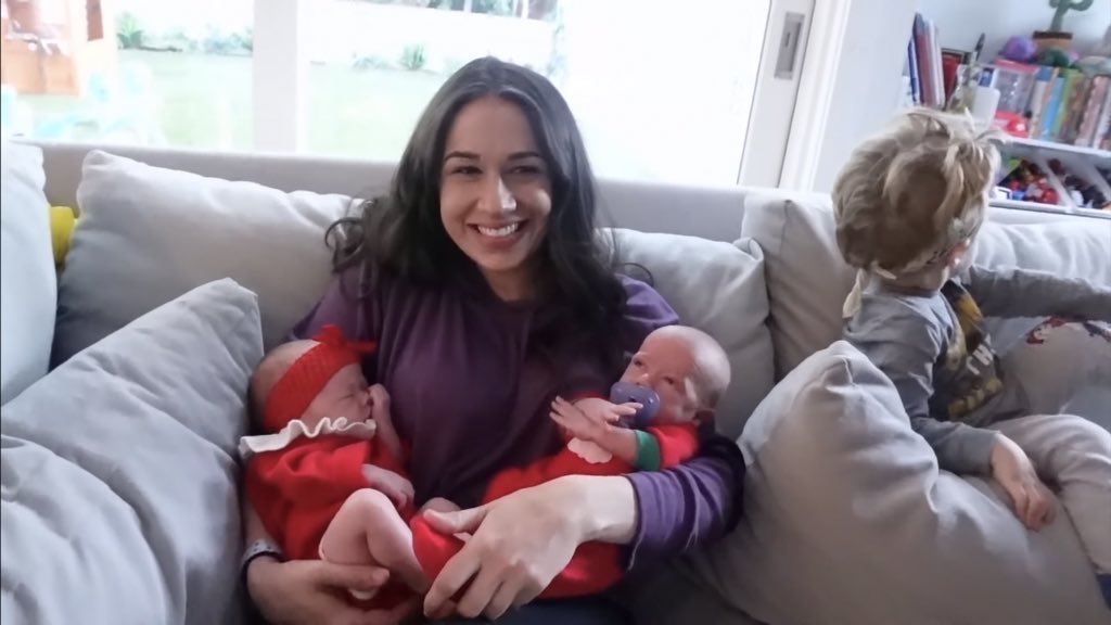 colleen ballinger has brought maisy home! pic.twitter.com/6AQuchMuJh. 
