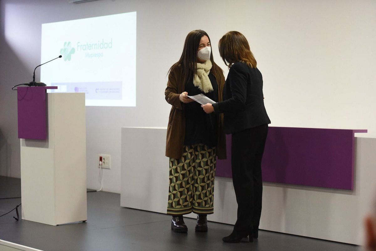 GobAsturias's tweet photo. 🗣️La directora de Igualdad, @NuriaVarela: “Felicito a empresas y entidades que han conseguido el distintivo y agradezco que se hayan presentado porque es una marca exigente" 

 “Solo hay una fórmula de conseguir la igualdad: trabajar de manera conjunta”

ℹ️https://t.co/PtjQau9SUe https://t.co/niwGkpzlSP