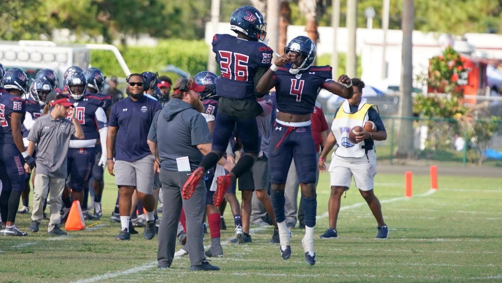 After great Conversations with <a href="/_Jerome_Smith/">Jerome Smith</a>  I am glad and blessed to announce my 7th offer to play football at st. Thomas University 🔵🔴!!!! <a href="/rmzuzu/">ZuPublican</a> <a href="/tomtomreed/">Tom Reed</a> <a href="/SAHSJackets/">SAHS Jacket Football</a> @FBRecruitSAHS <a href="/CoachAustinLee/">Austin Lee</a>