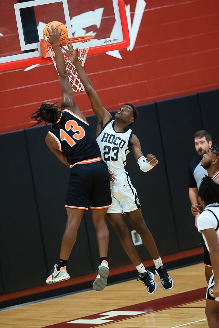 wr_allstars's tweet photo. #ScreaminDemonInvitational

Halftime:

@RHSCanesHoops- 29
@HocoHoops- 39

@RHSCanesHoops:
Brad Chapman- 17p

@HocoHoops:
Jalen Jordan- 9p
Danny Rogers- 9p https://t.co/KqQpoU79xB