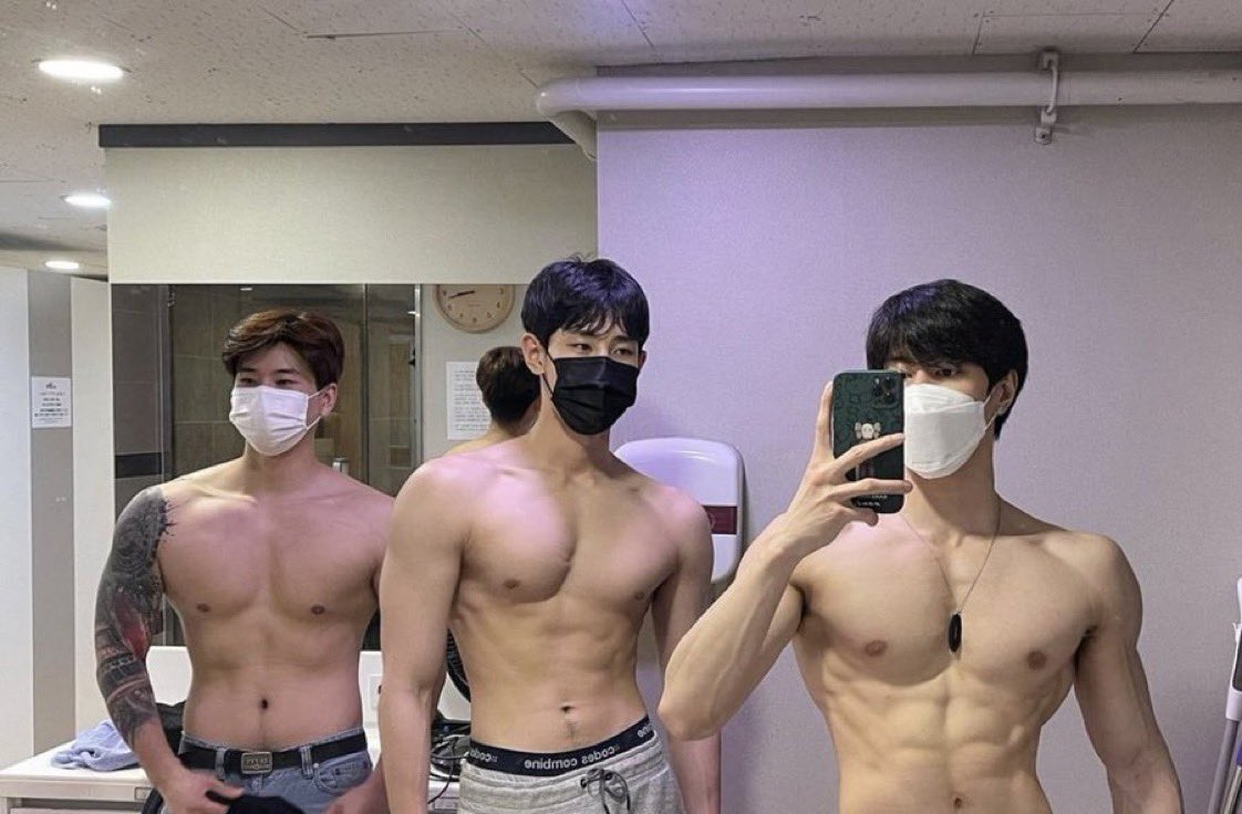 itaehwan tweet picture