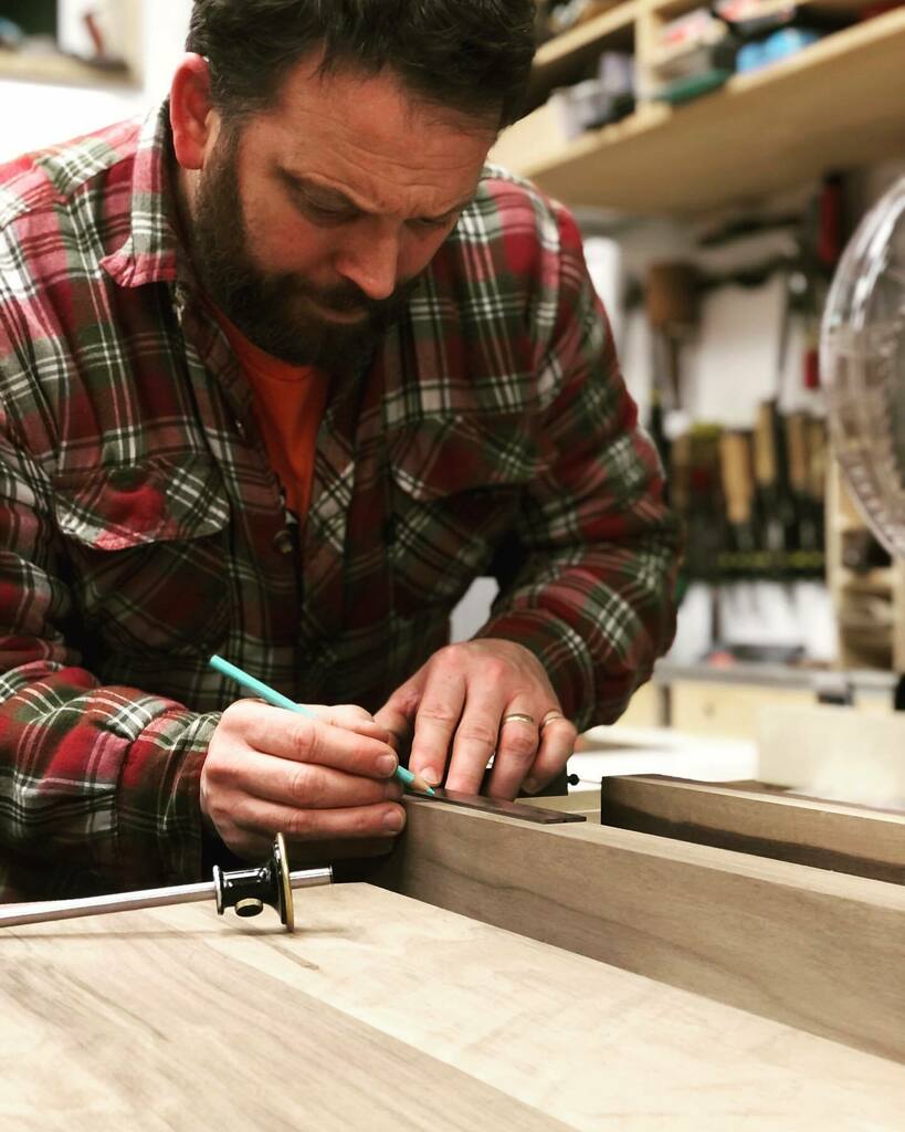 MRandallDesign's tweet image. #shophack ……. Blue pencil on black walnut, why did I wait so long to try it????
#furnituredesigner 

#mikerandalldesign #bespokefurniture #bespokelighting
#minimalistdesign #meticulouslybespoke #meticulouslyhandcrafted

#modernhome  #interiordesign  … instagr.am/p/CXwLtQLJ7Rx/