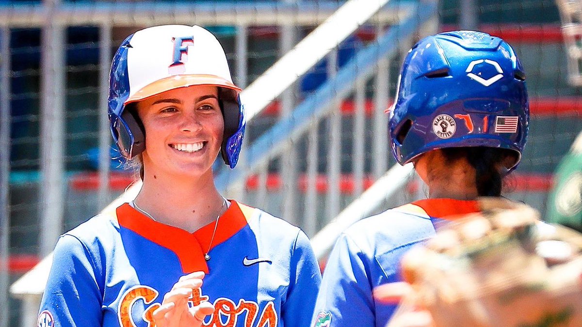 GatorsSB's tweet photo. 5️⃣2️⃣ Days‼️ #GoGators 

Who else is counting down to the 2️⃣0️⃣2️⃣2️⃣ season with us? https://t.co/875y9P4cIZ
