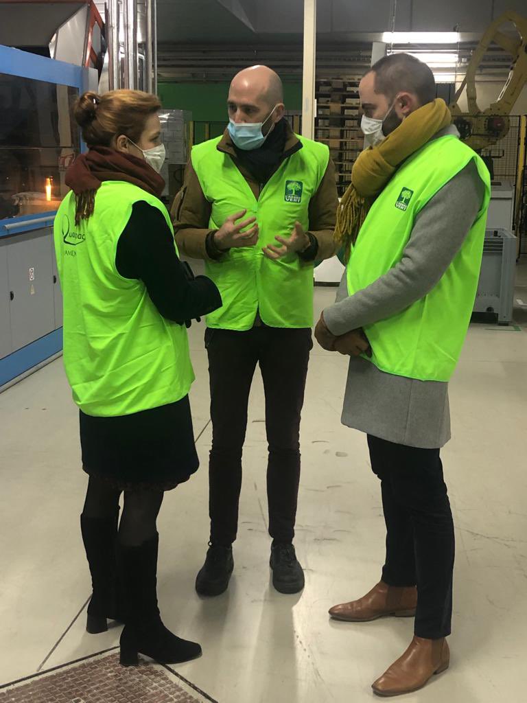 L_Moncondhuy's tweet photo. 🌳🧴Un français sur 5 a déjà choisi un produit @L_Arbre_Vert. Mais combien savent que cette marque est poitevine ?
Riche visite de l’entreprise à Saint Benoît avec notamment @JFFountaine Maire de La Rochelle, @JardinFlorence2 Présidente de Grand #Poitiers, et @bbernela. https://t.co/6R9HC3SV6h