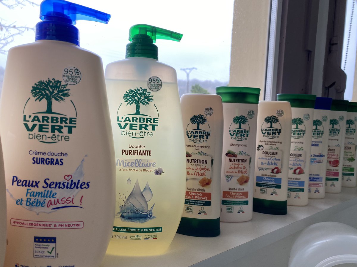 L_Moncondhuy's tweet photo. 🌳🧴Un français sur 5 a déjà choisi un produit @L_Arbre_Vert. Mais combien savent que cette marque est poitevine ?
Riche visite de l’entreprise à Saint Benoît avec notamment @JFFountaine Maire de La Rochelle, @JardinFlorence2 Présidente de Grand #Poitiers, et @bbernela. https://t.co/6R9HC3SV6h