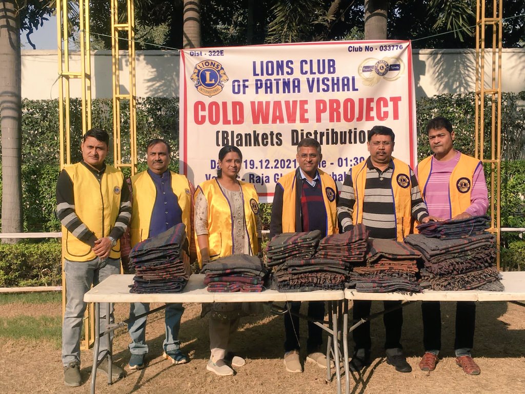 LionsPatna's tweet photo. Dated : - 19.12.2021 _ Lions Club Patna Vishal distributed  100 pcs of blanket at Raja Ghat, Gulzarbagh patna to the needy peoples under the Cold Wave Project.. https://t.co/pZUsPCIgbk
