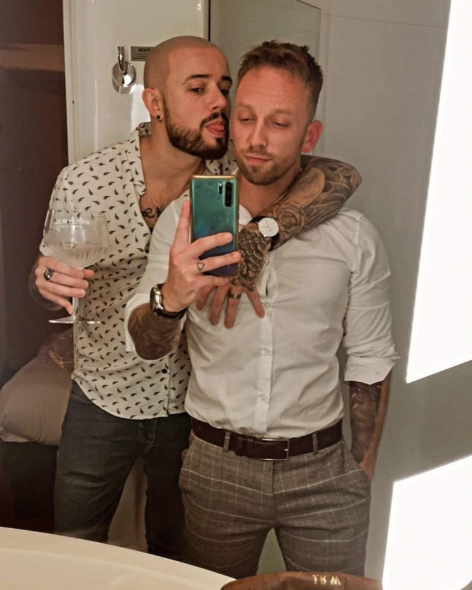 Fahranmusic's tweet image. See, we can dress smart sometimes 😆🙌
Tag a friend who is embarrassing on a night out 🍺