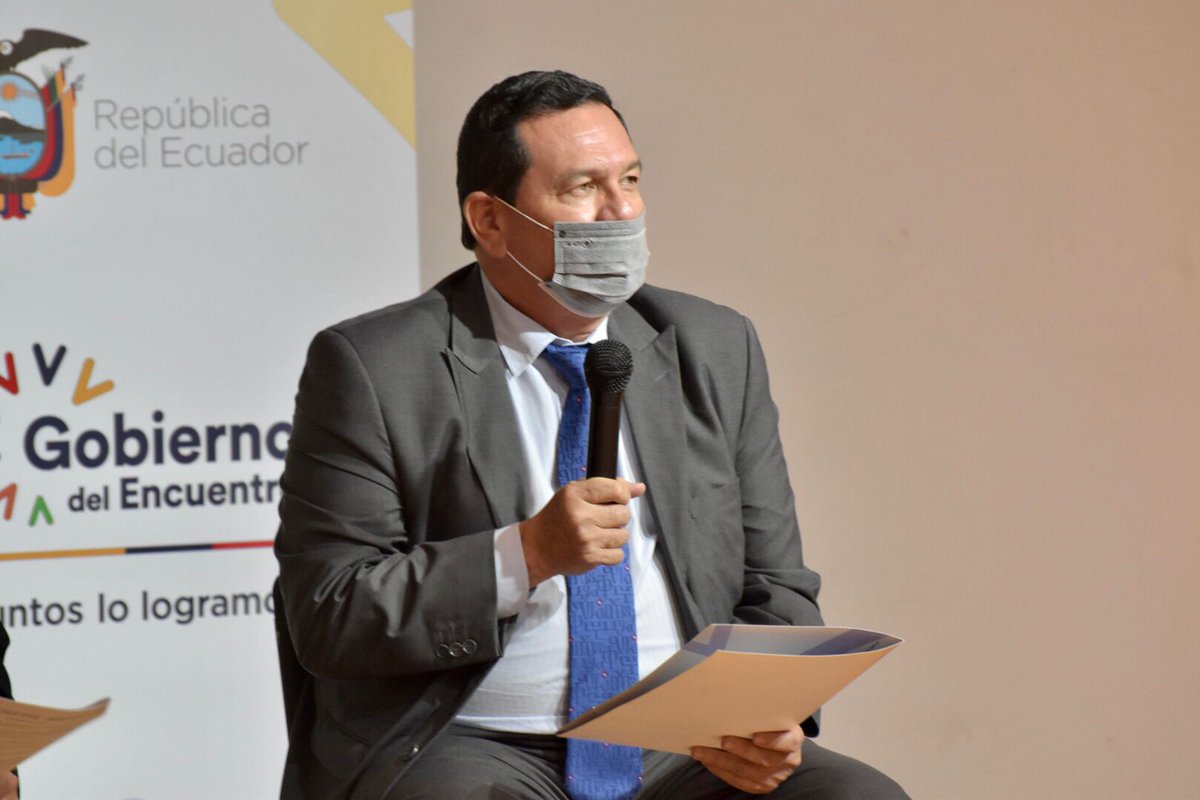 inmobiliarec's tweet photo. Con el Convenio Marco de Cooperación Interinstitucional Nro 061-21, #Inmobiliar identificará, registrará y transferirá terrenos que aporten al Programa #CasaParaTodos, a escala nacional, @villacisf, secretario técnico.
#JuntosCumplimos https://t.co/8fMofh2Gcc