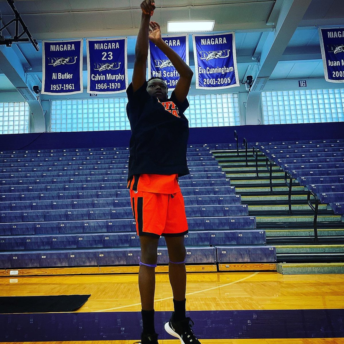 Buffalo State College Basketball tweet media