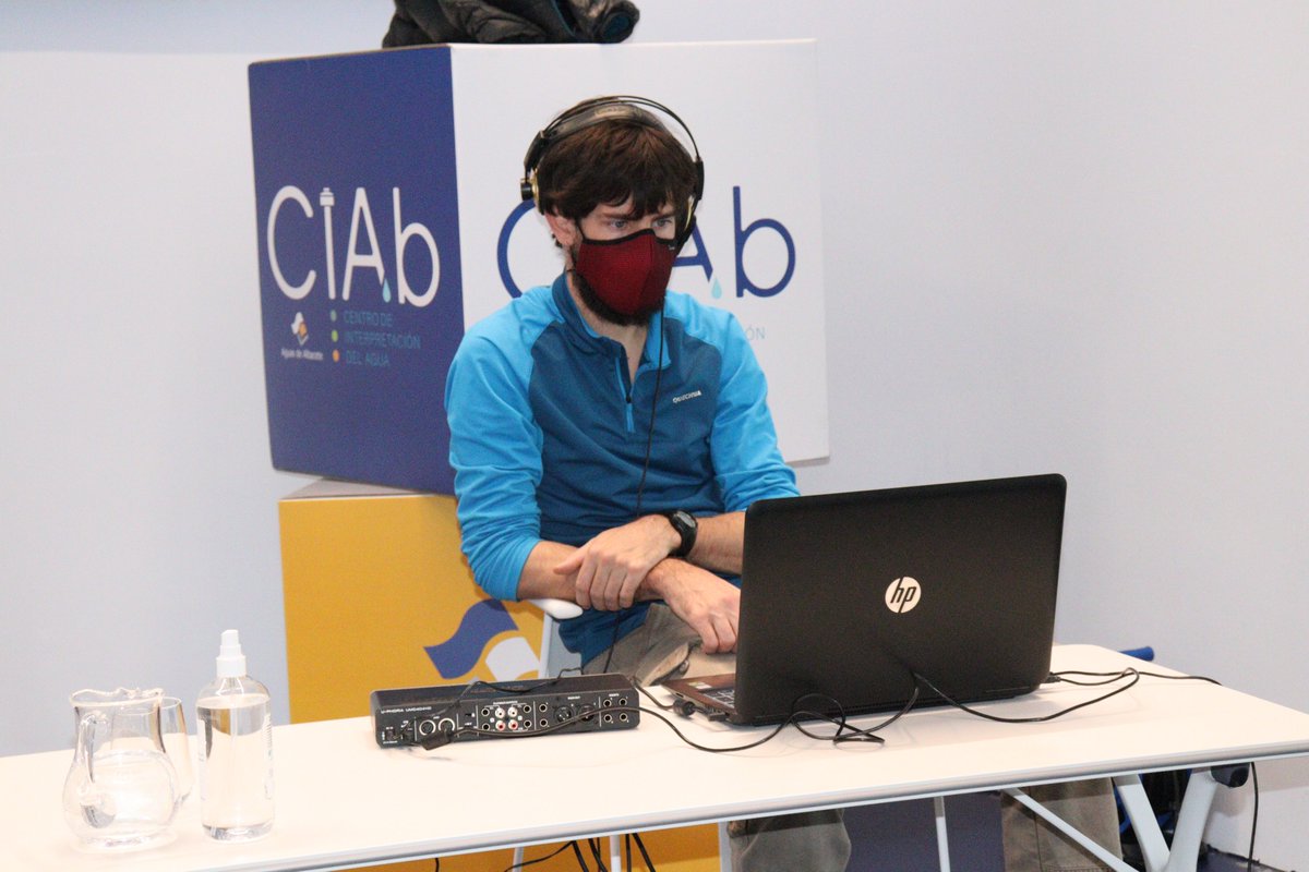 AguasdeAlbacete's tweet photo. ¡Muchísimas gracias al equipo de @RadioMarcaAB por colaborar con @AguasdeAlbacete para llevar la #magia de las #ondas hasta el #CIAb donde se ha realizado el programa #MarcaCastelo! ¡Y gracias a @mjbelinchon @ppcarcelen @estheruka8 @AspronaAlbacete @BalonmanoAB y @acyda_albacete! https://t.co/bTwNT1frKT
