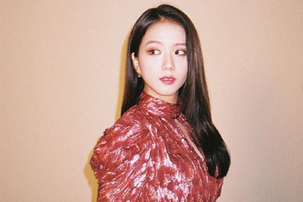 BliKatelyn's tweet photo. Jisoo's acting is great, it warms my heart! ❤👍 I started watching the drama only because of her, but the plot is very interesting, I look forward to continuing!
#JisooBLACKPINK
#WeLoveYouKimJisoo 
#Jisoo
#JISOO https://t.co/G5Ijdmjf3n
