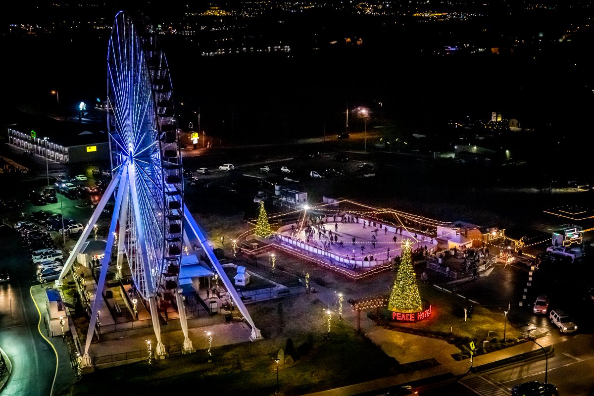 bransontracks's tweet photo. 🎄Holiday Schedule🎄
The Track Family Fun Parks has a modified schedule over the Holidays. Christmas Eve and Christmas Day we will be closed and on New Years Day only the Branson Ferris Wheel is open. 
ICE SKATING IS OPEN EVERY DAY! 
https://t.co/oU1UYGoaEM https://t.co/fsDUcKXP2H