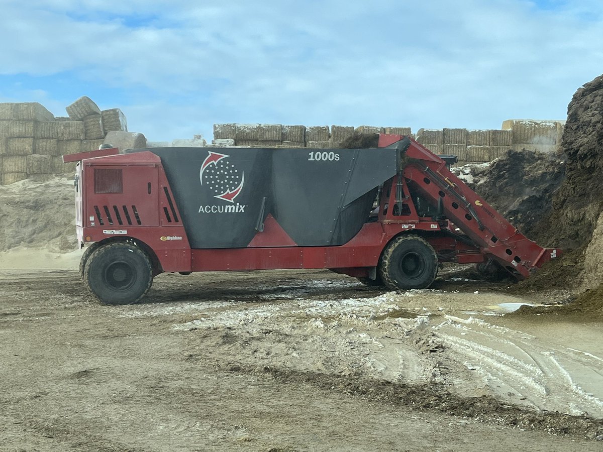 highlinemfg's tweet photo. Out in Aidrie with the AccuMix!
Looking for a demo? Call @future_ag or send a dm to arrange yours today!
#weknowcows #precisionfeeding #builtforhere https://t.co/uj6OkcrQ0A
