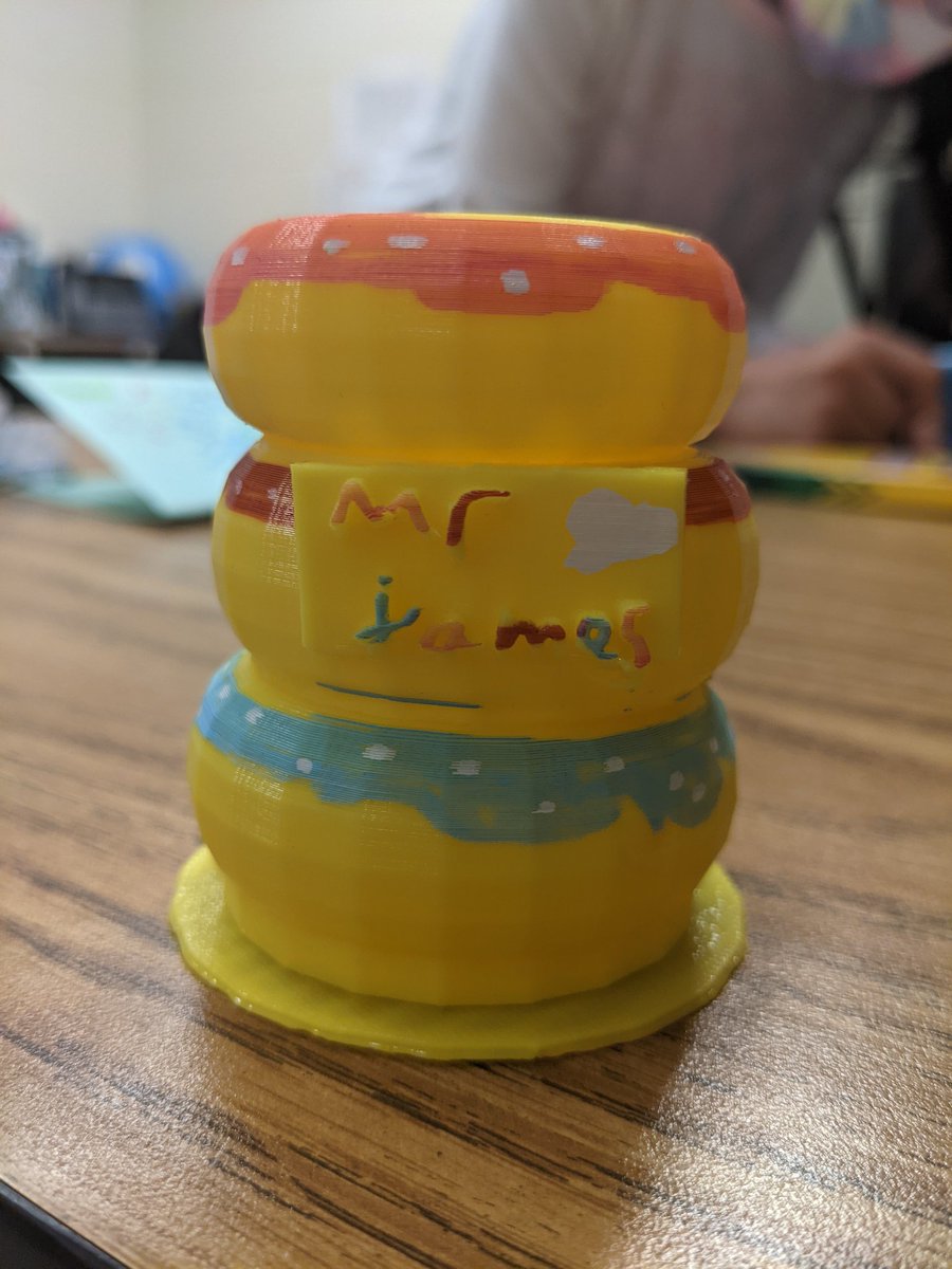 2nd, 3rd, and 4th grader's 3D printed holiday gifts for their teachers and loved ones! They all did an awesome job for their first time working with Tinkercad!
#3Dprinting <a href="/tinkercad/">Tinkercad</a> #LESlions #Paxtangproud #cdsdchat