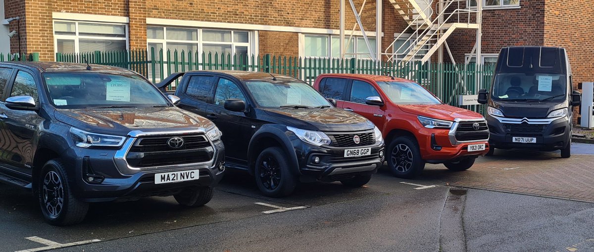 UsedCommercials's tweet photo. Looking for a used commercial vehicle?
 
Find the star player to support your business needs, whether you choose a compact van, a powerful pick-up truck or an all-electric van.
 
Start your search here > https://t.co/fjyzrYdEXJ https://t.co/qBzN0gl8aR