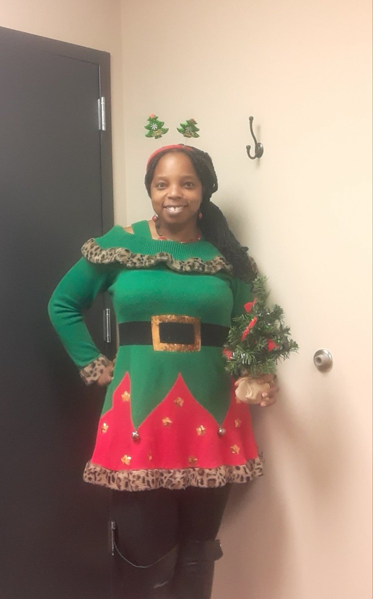 FrenekaMinter's tweet photo. Feeling joyful at work and sending some Christmas cheer! https://t.co/pVKnOfWmW0