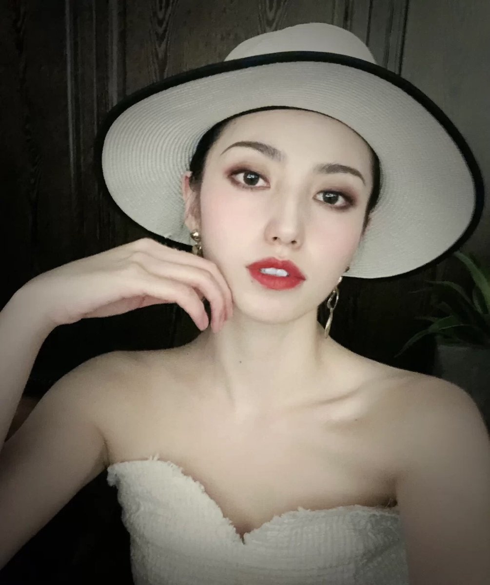 The most beautiful thing is to meet👩‍🦰