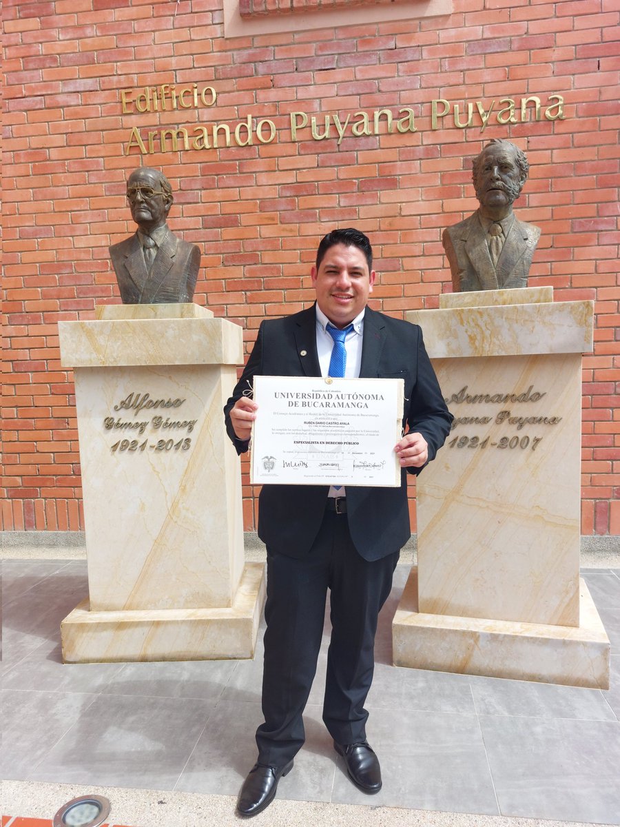 RubenDario0122's tweet photo. Oficialmente Especialista, ahora viene el Magister que con el favor de Dios será muy pronto, gracias a todos los que me apoyan para seguirnos superando #NosPreparamosParaServir #ModoAzul #Unab https://t.co/VOjqtCh46K