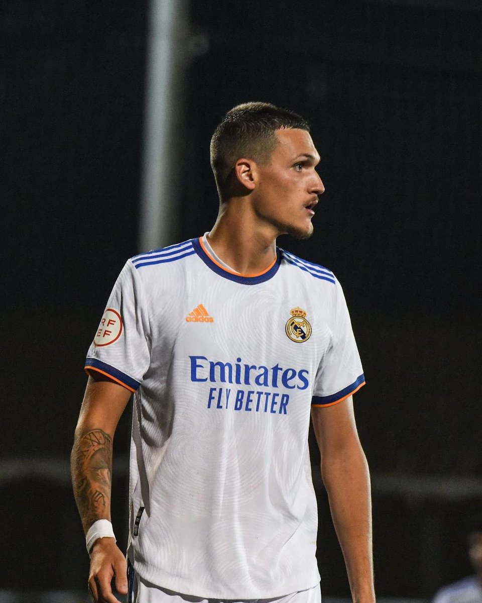 FabricaMadrid's tweet photo. 🚨| OFFICIAL: Rafa Marín is called up for the first time with the first team for tomorrow’s game against Athletic Bilbao!

Well deserved. With the level and solidity he has shown this season with Castilla, it is logical. Very happy for him. https://t.co/wAE22AJSNM