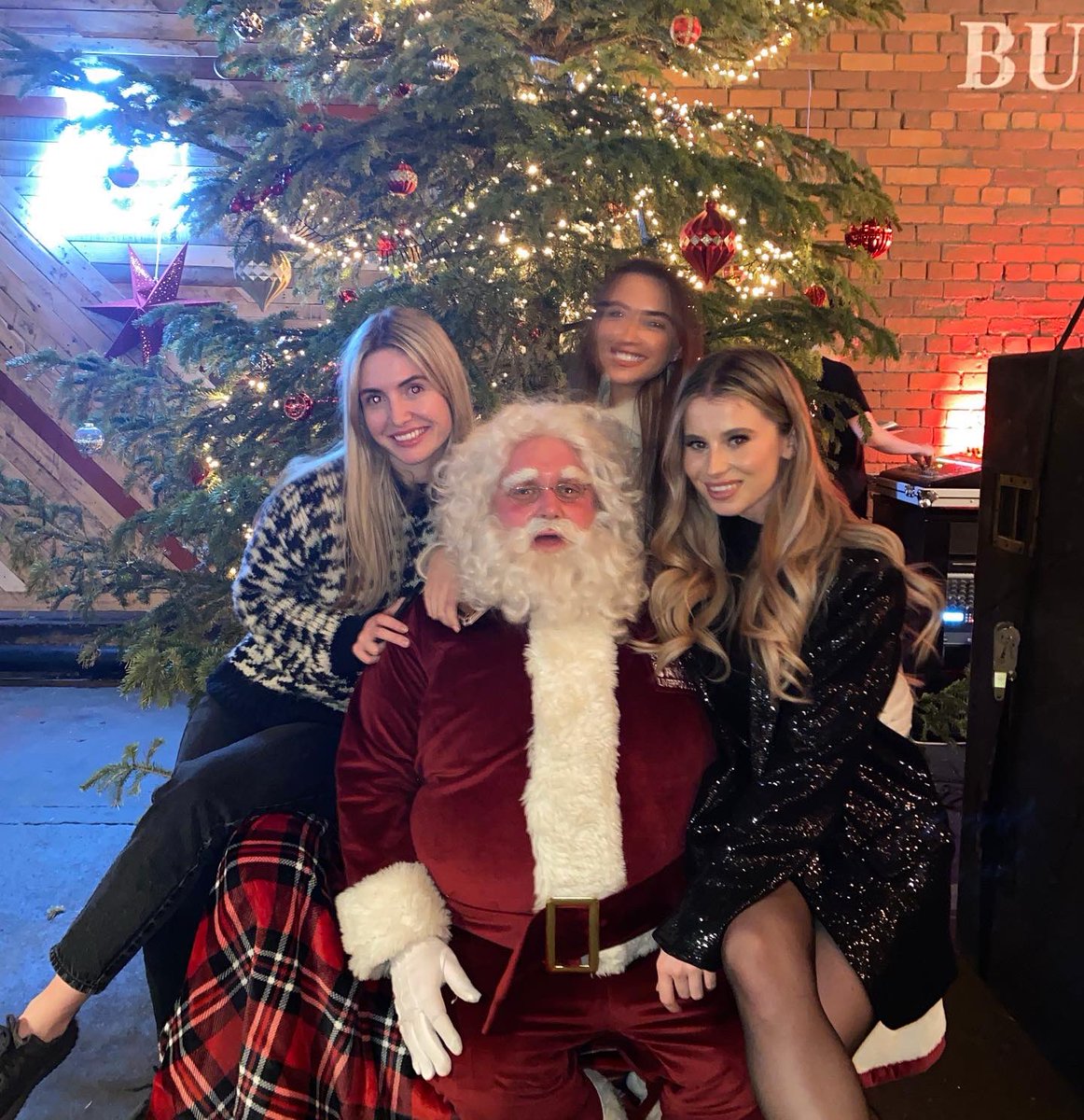FaithGouldson's tweet photo. 🎄🎅🏼 https://t.co/lHRgRLyzEP