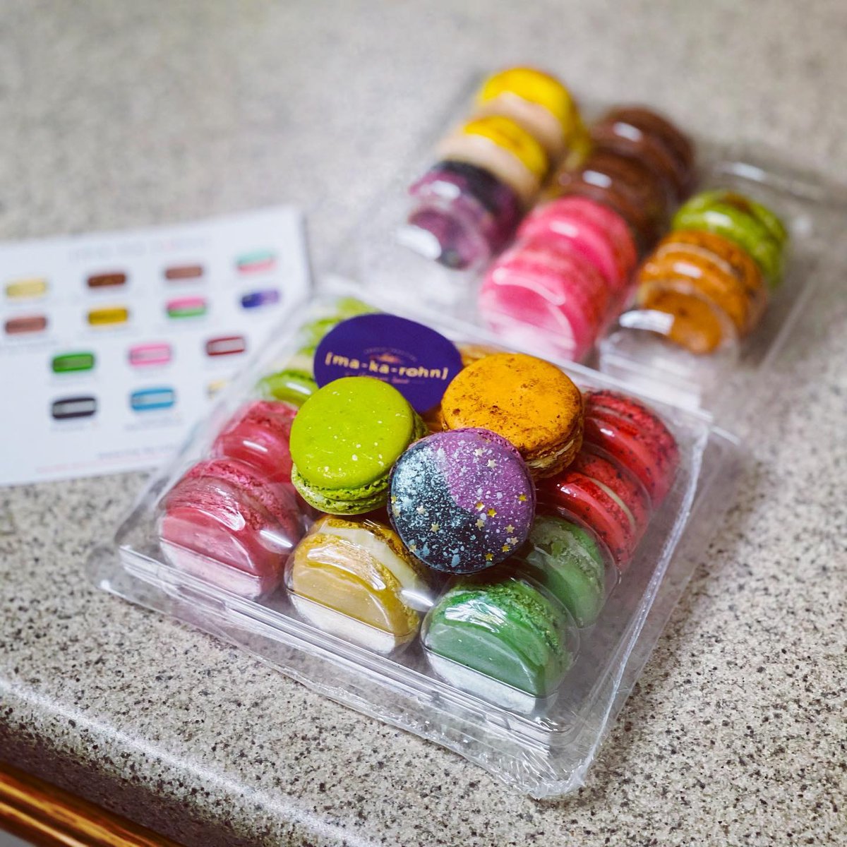 Not too late to give the best gift 🎁 Makarohn.com has something for everyone on your list. 🎄🎅#holidaygifting #merrychristmas