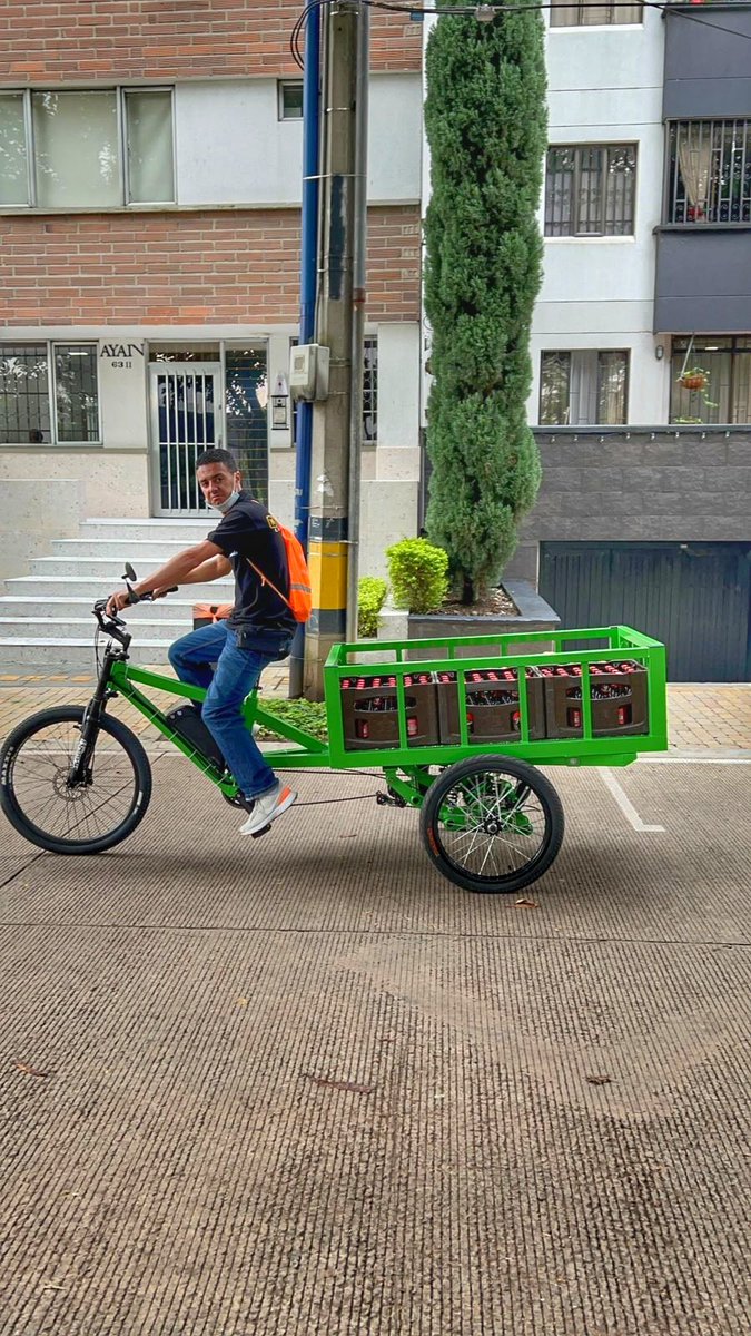 LTemueve's tweet photo. Distribución de cerveza en Triciclos eléctricos de carga. https://t.co/BgUnwZSXvv