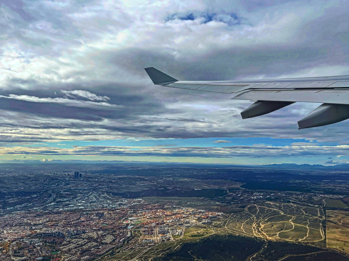 Yogui_Bear's tweet image. Salida de LEMD con Madrid al fondo.
#TeamVentana #WindowTeam