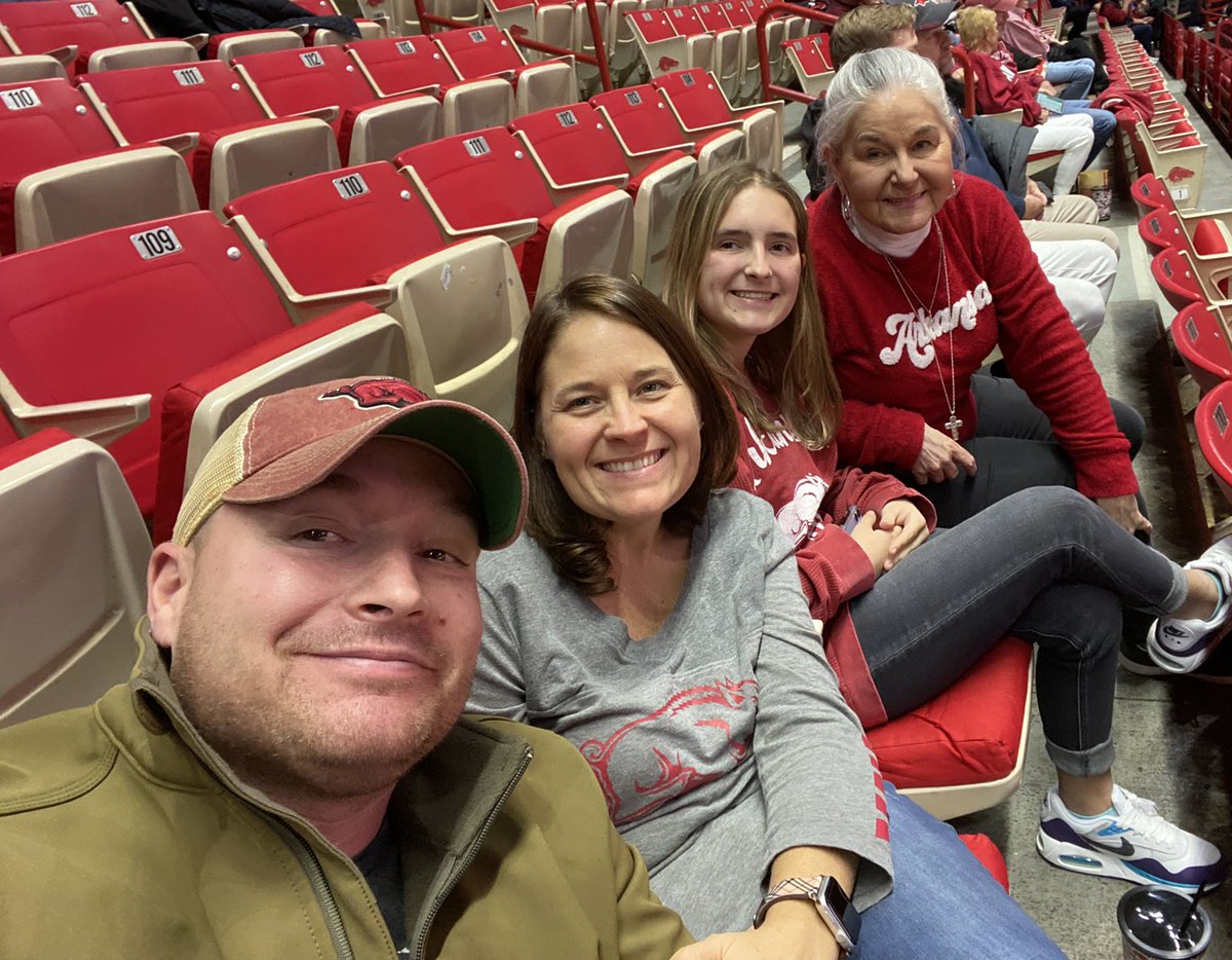 bubba_7stanley's tweet photo. @RazorbackMBB celebrating Mollys Birthday with the Hogs watching her favorite Jaylin Williams https://t.co/ohcQ3Rdx5E