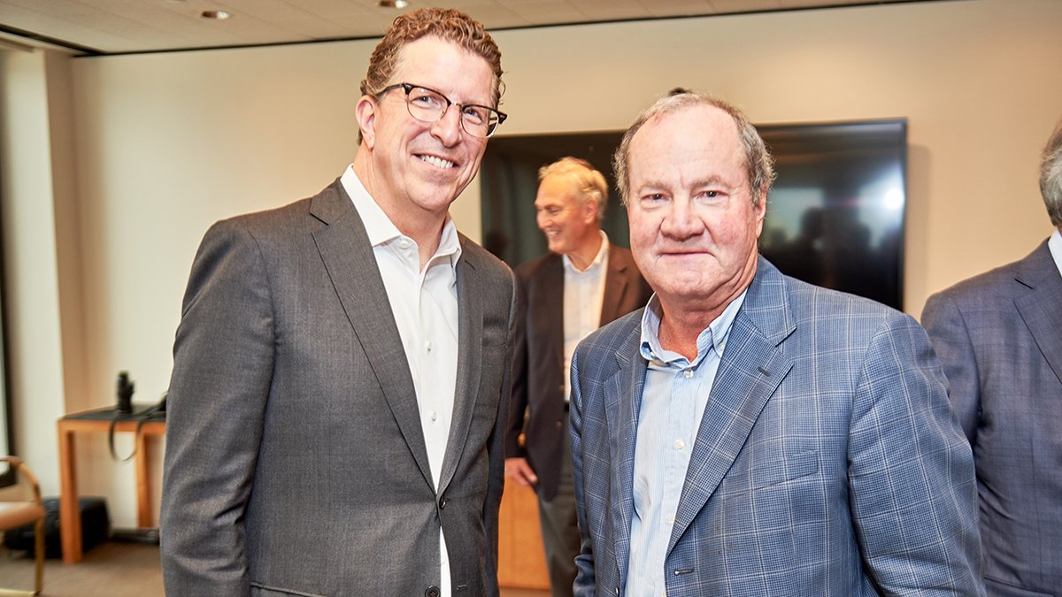 Hines's tweet photo. Jeff Hines was in attendance as International law firm @bakerbotts this month celebrated 50 years of partnership with Hines at 910 Louisiana, formerly known as One Shell Plaza, in downtown #Houston https://t.co/QvAlK6OWqJ
#Hines #BakerBotts https://t.co/ibTPTYS1Rl