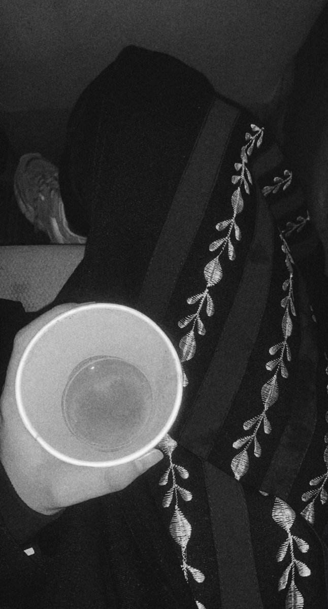 lvciuh1's tweet photo. @_xio20 خايسات بس احبهم🥺 https://t.co/avsQaB0oCs