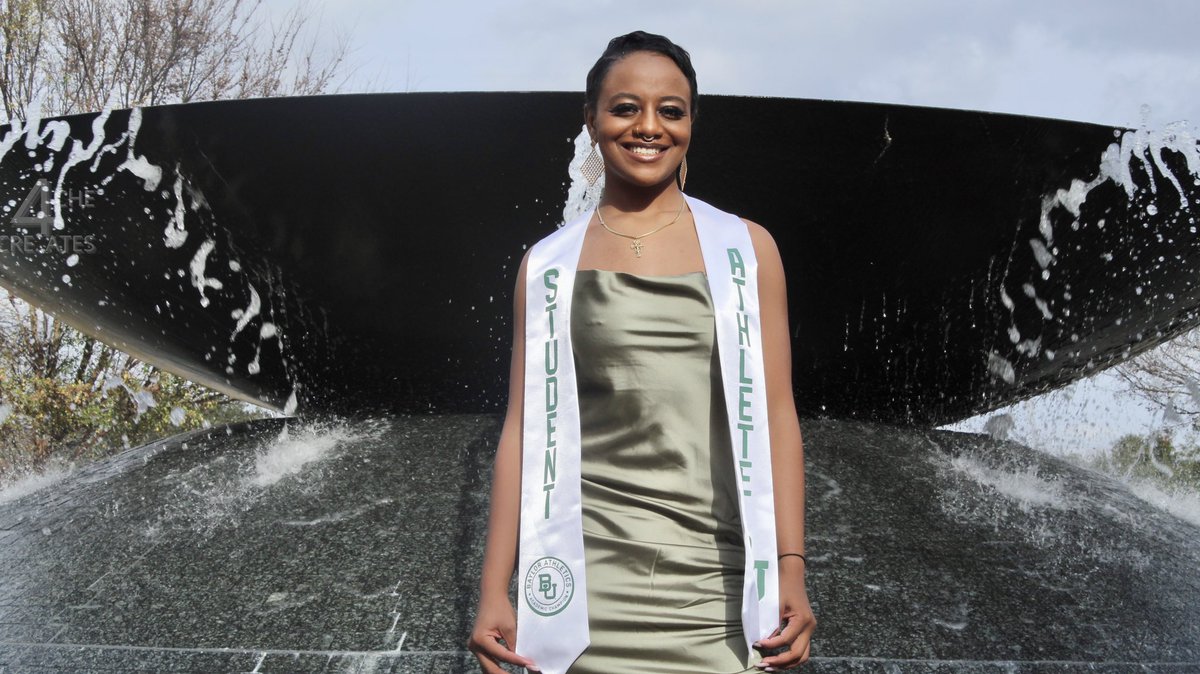 4cheCreates's tweet image. Congrats again to all the December graduates!🎓🎊🎊