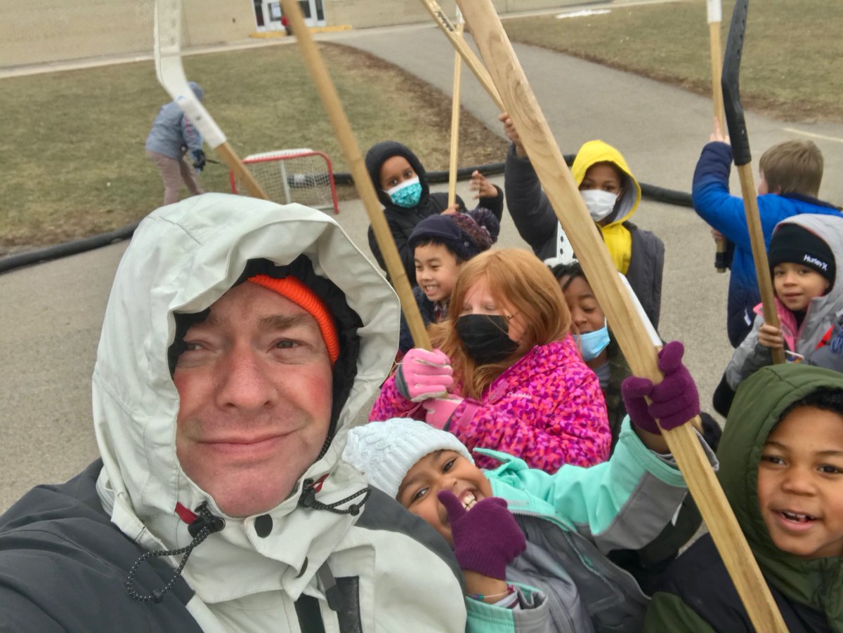 stwillman's tweet image. No rink, no ice, wind chill -2, no problem.  Recess means drop the puck at Elton Hills Elementary School in Rochester, MN!  @NHL @brodylamb2