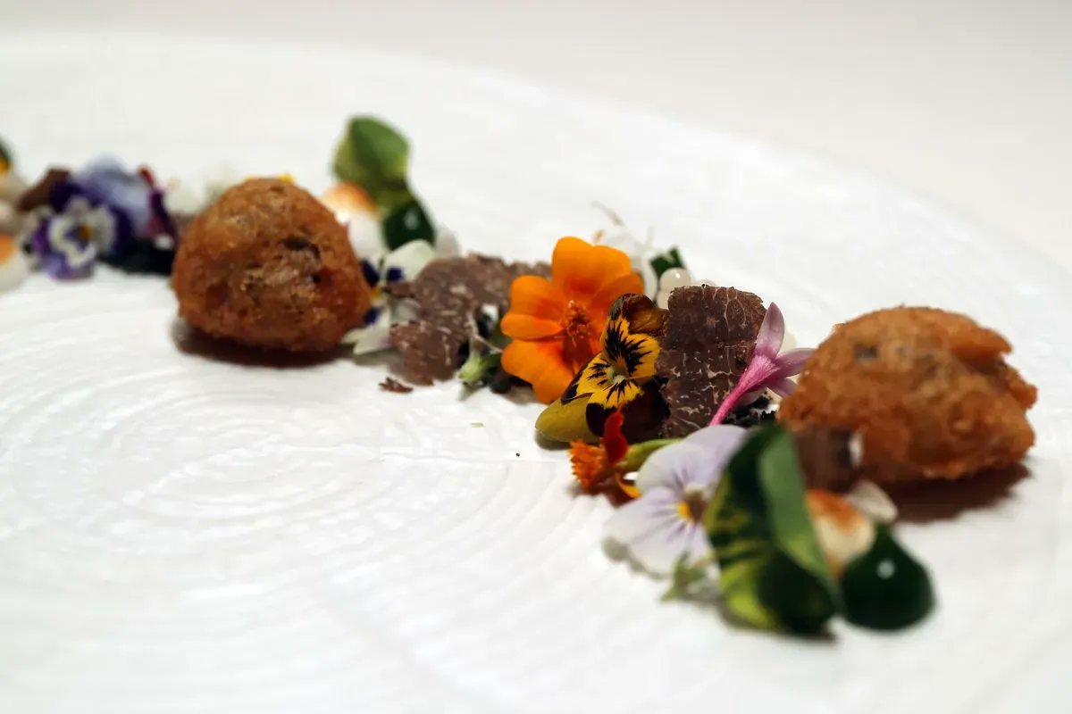 Review: Claudia is a ‘Choose Your Own Adventure’ of food nostalgia that left Food critic <a href="/nickdk/">Nick Kindelsperger</a> thoroughly impressed: buff.ly/3qj3uj8