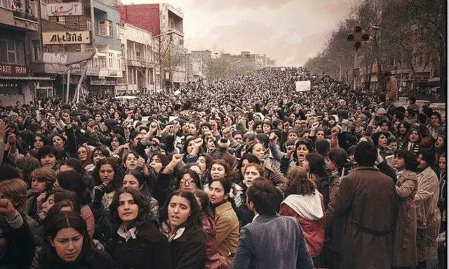Historical Pics tweet media