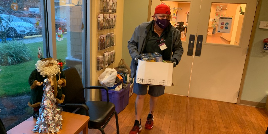 empathhealth's tweet photo. Thank you to everyone for supporting the #EmpathHonors food drive benefitting Bay Pines VA Healthcare System food pantry. Today, we delivered the last of the estimated 2,000 lbs. of food donations. #ThankYou #WeHonorVeterans  #WHV #TeamEmpath https://t.co/v358WtoKnW