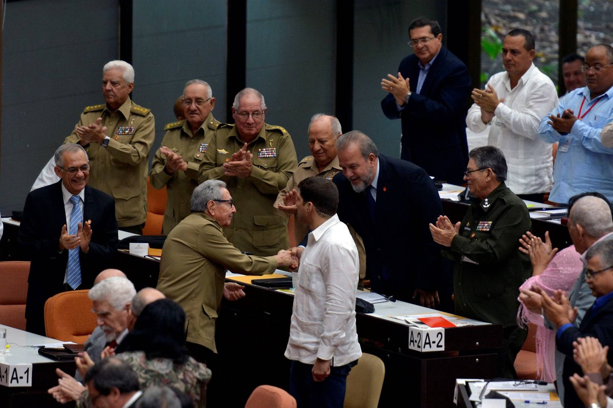 MMarreroCruz's tweet photo. A 2 años de mi designación como Primer Ministro de la República de #Cuba,ratifico que #SomosContinuidad de la acción de ejercer el gobierno del pueblo, por el pueblo y para el pueblo.
Ha sido un período de intenso trabajo, con muchos retos por delante, pero seguros de la victoria https://t.co/CryoeBs3zY