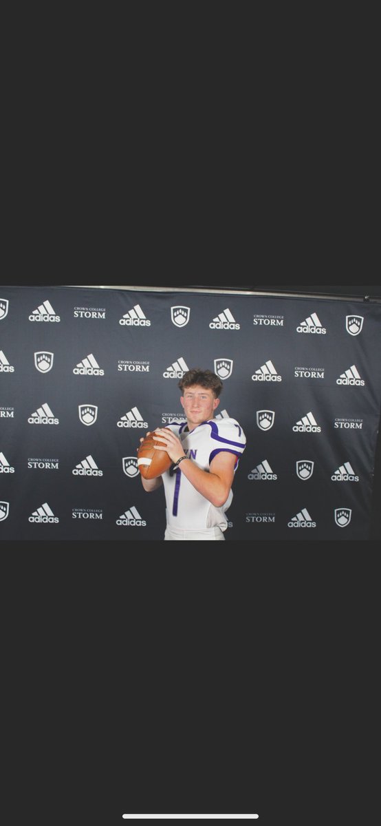 JoshDuBois10's tweet photo. Thank you @EShourds5 and @_Coach_Franz  for a great overnight visit, great experience @CrownCollegeFB https://t.co/62phOxvq0p