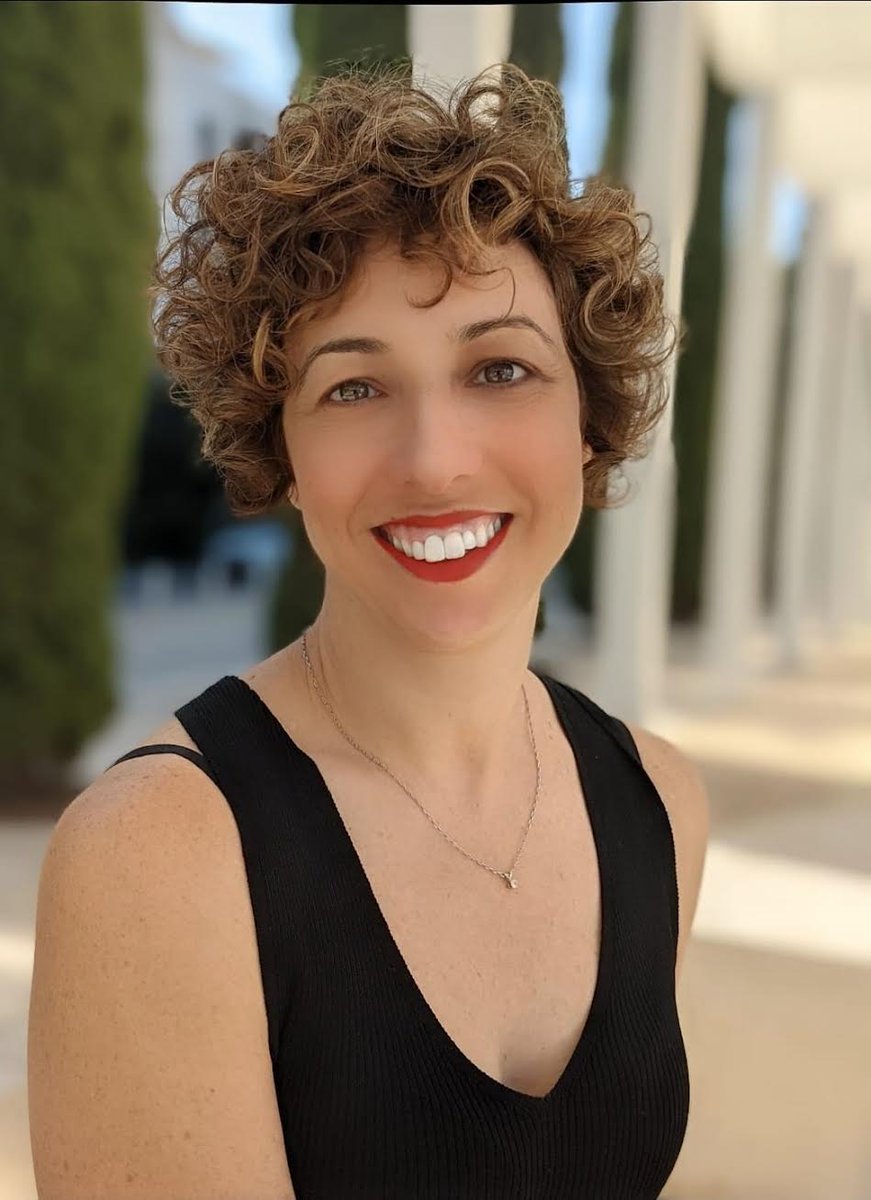 psycholitpod's tweet photo. Meet the podcasters! This is Yael, a scholar at @bengurionu, translator, and podcast host, specializing in transnational modernism, psychoanalysis, and sound studies. https://t.co/dp2hGpVxdK