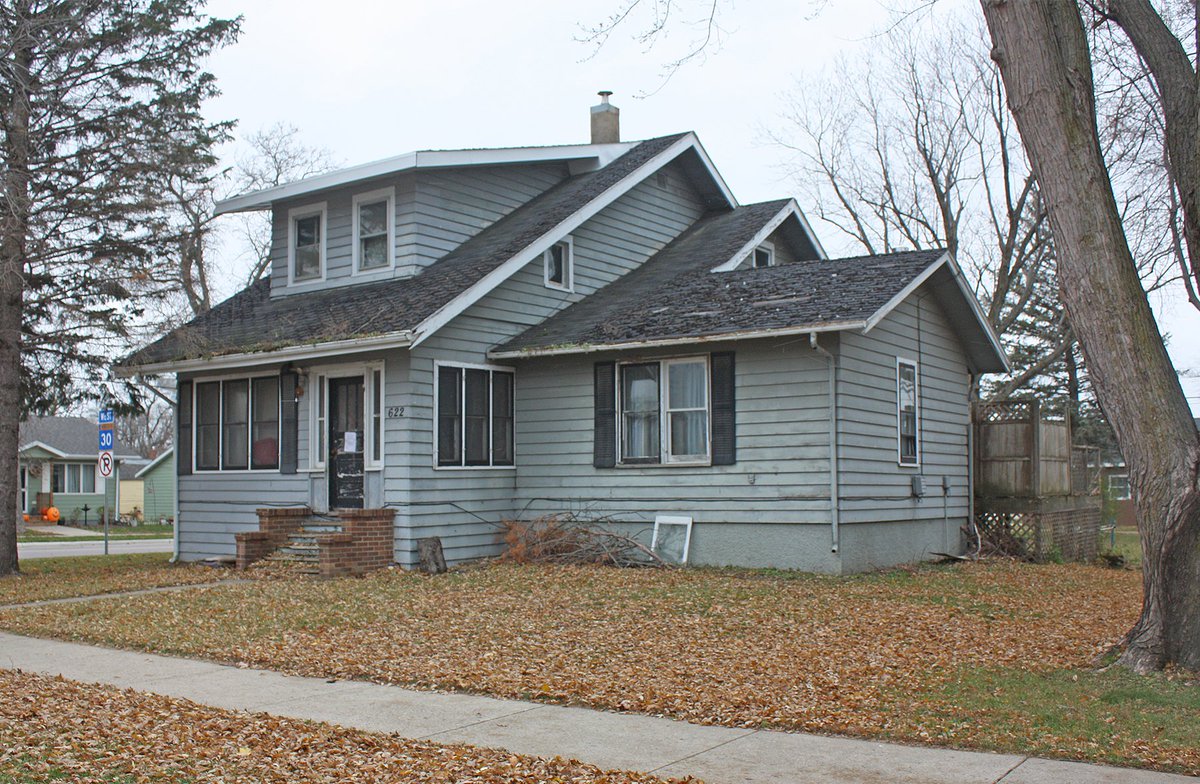 MinnesotaCities's tweet photo. A partnership between the Pipestone EDA, Minnesota West Community and Technical College, and Pipestone Area Schools is renovating blighted properties that can then be sold to new buyers. https://t.co/6RLUJWXktY #MnCities #HousingIsLocal #LMCleg #mnleg via @pipestonestar https://t.co/9piw1JY5Rg