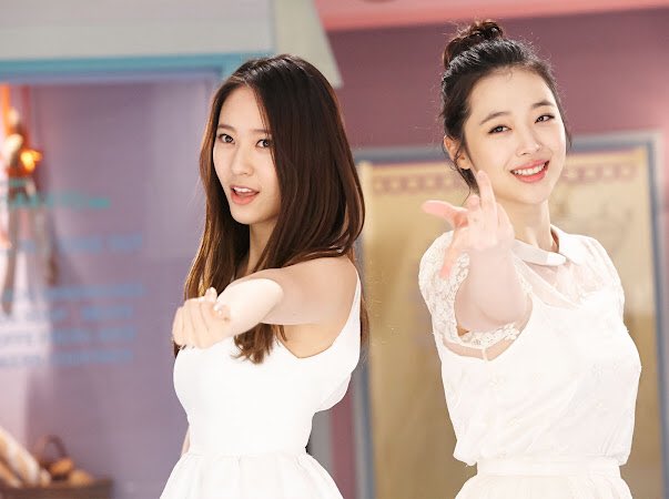 #KRYSTAL #SULLI #에프엑스