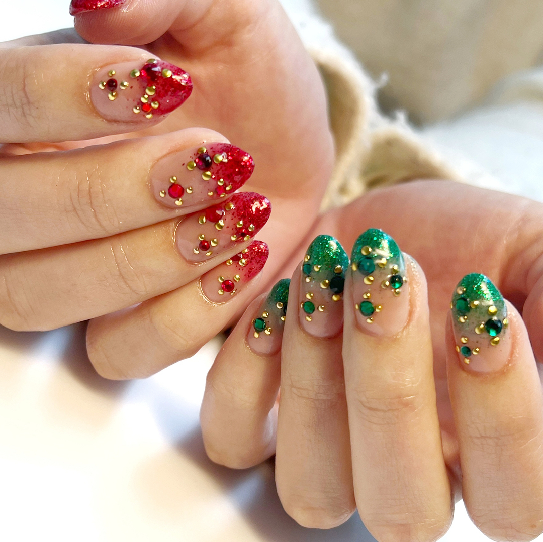 Monochromatic and maximalist Christmas 🎄