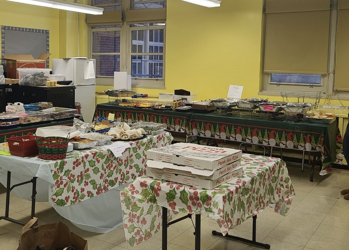 ps79_pta's tweet photo. This year has been truly amazing. 

PTA have never seen this Community come together as much as you did this year. 
The overwhelming support you have shown this school is outstanding.

Thank you from the bottom of our hearts🥰

May you be as blessed as we are to have you
#ps79pta https://t.co/gwBLxUWWrN