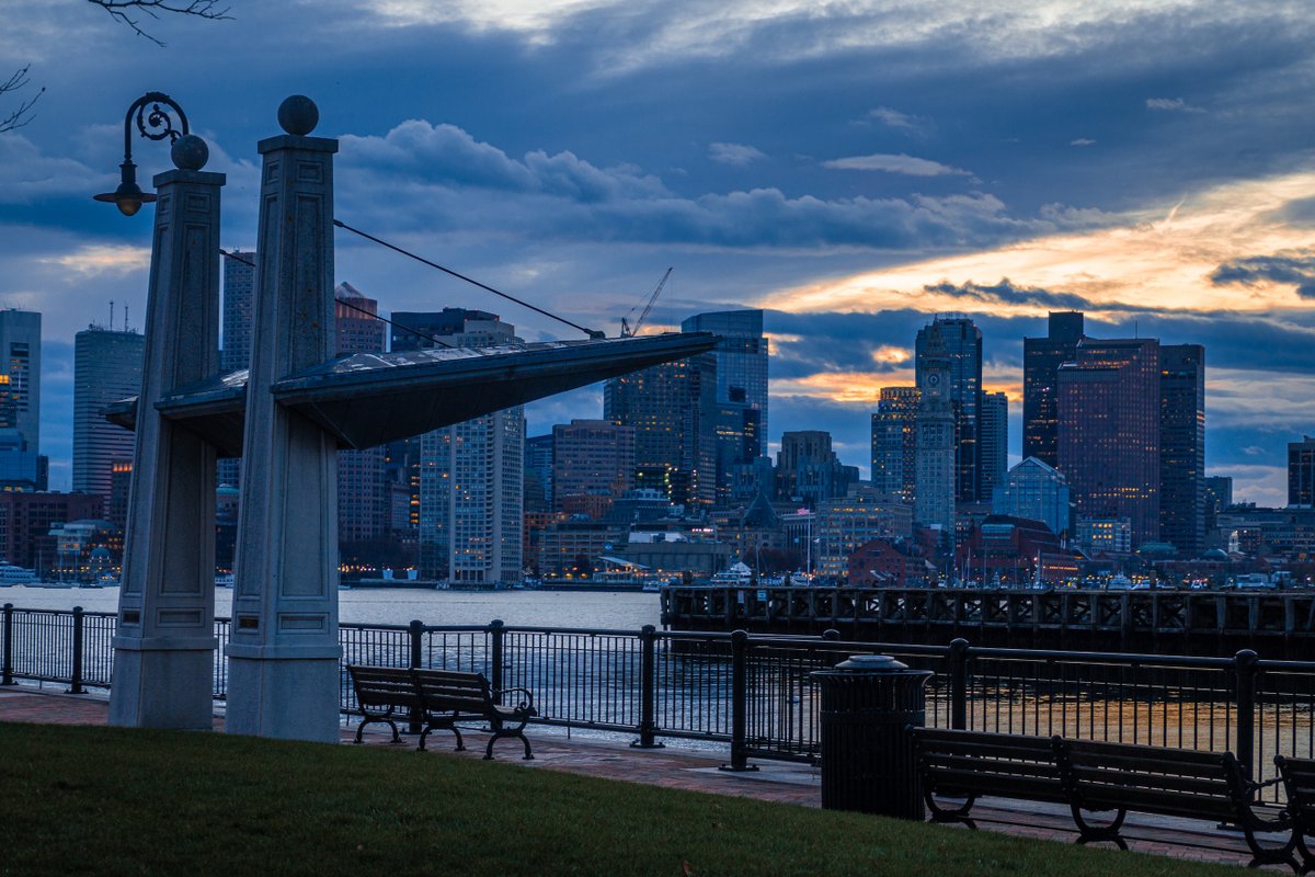 Massport's tweet photo. The shortest day of the year is upon us. Happy #WinterSolstice https://t.co/PCzhg3dzaw