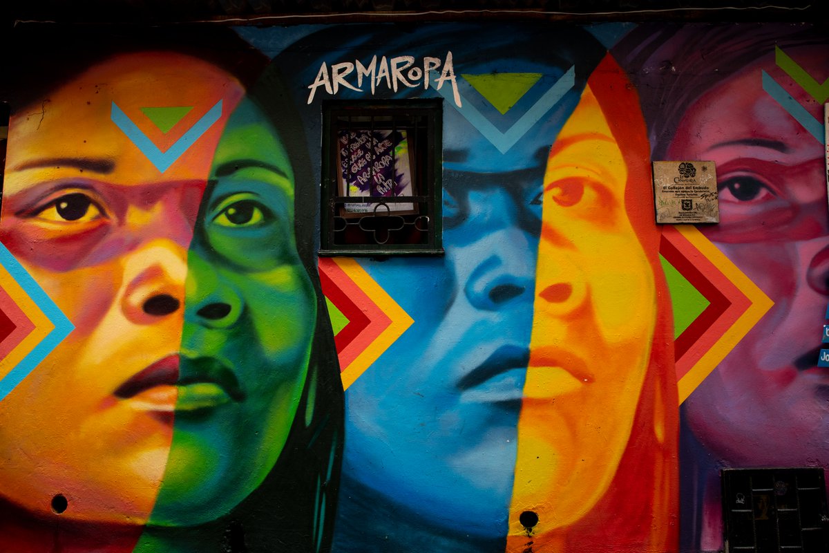 Las calles de La Candelaria están rodeadas de colores, de buenas vibras y de historias que te sorprenderán. ¿Qué has escuchado sobre La Candelaria?
📸 <a href="/JuanAmaru89/">BuenPáramo</a>