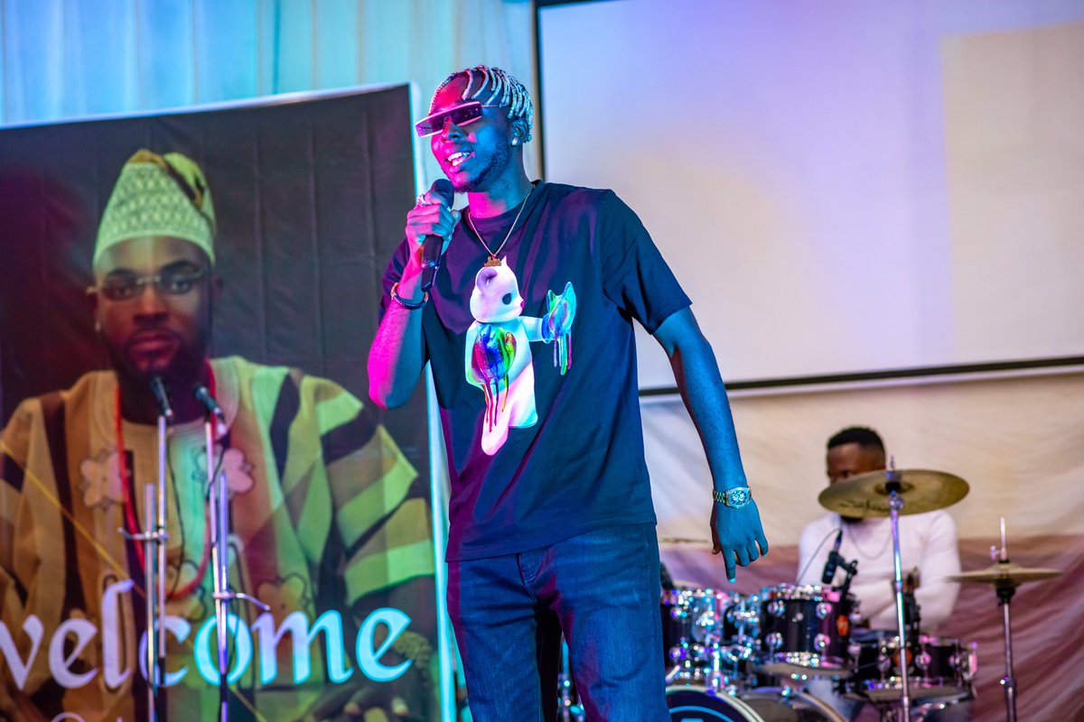 osharaofficial's tweet photo. #TenofMelaunch #Highlights JAHDOTHUNDER gave us one performance we can't forget in #ekitistate
@jahdothunder, THANK YOU for being a part of this success story from bottom to the top!ππΎ
πΈ: @oluyatographystudios
#TenofMe #GreenwaveRecords #Album #Oshara https://t.co/VJrObX8mTM