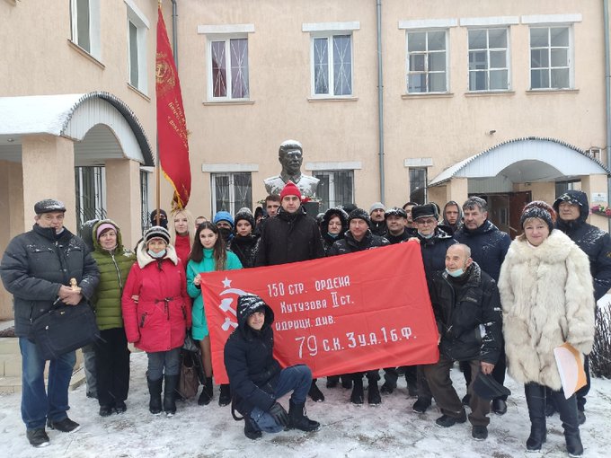 ロシアやウクライナ東部の分離派が ウクライナをナチスとかナチ国家と呼ぶ理由や 日本で馴染みのないアゾフ大隊なる単語が 何故か日本語のsnsで頻繁に出てくる謎 アゾブ大隊連呼厨の怖い話 マイクロストック 投稿型ストックフォト または投稿型素材写真サイトの話
